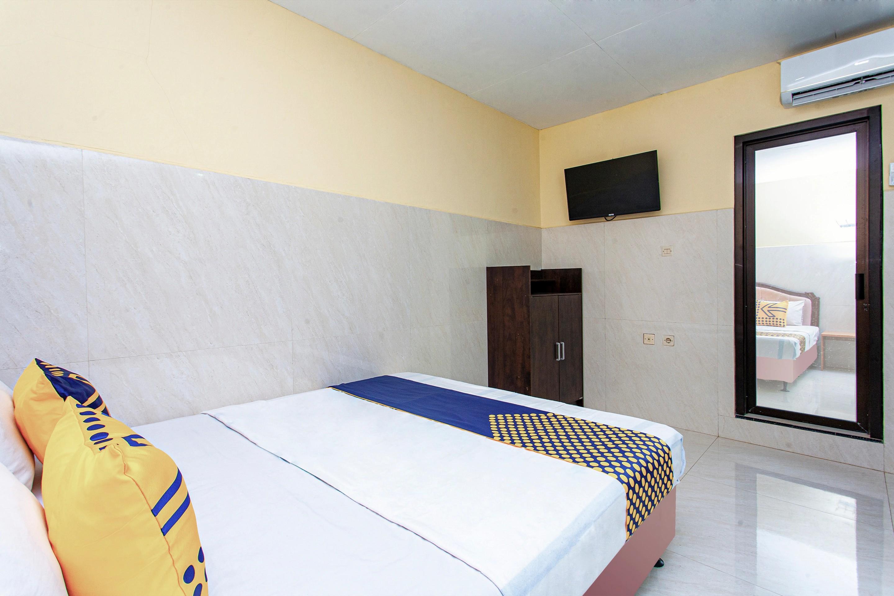 The Paragon Hotel Cilacap Redpartner Exterior photo