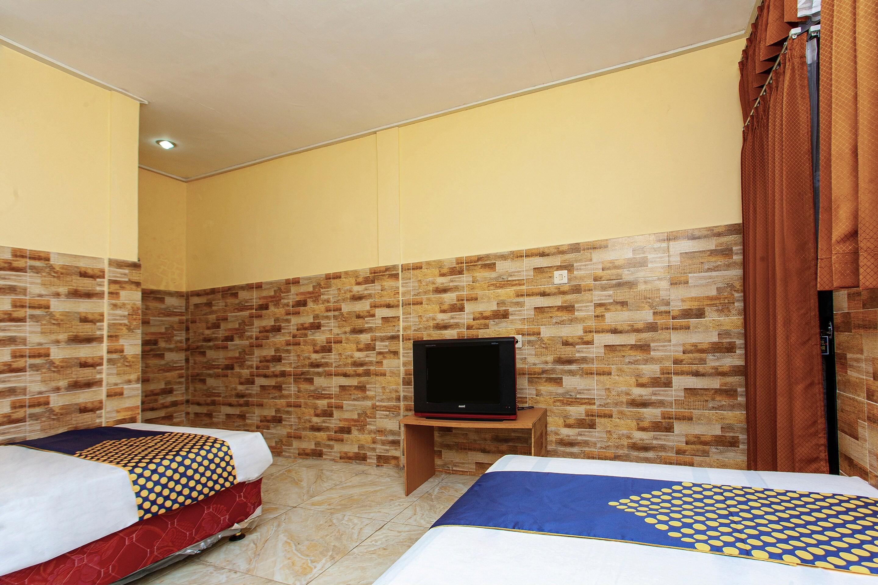 The Paragon Hotel Cilacap Redpartner Exterior photo