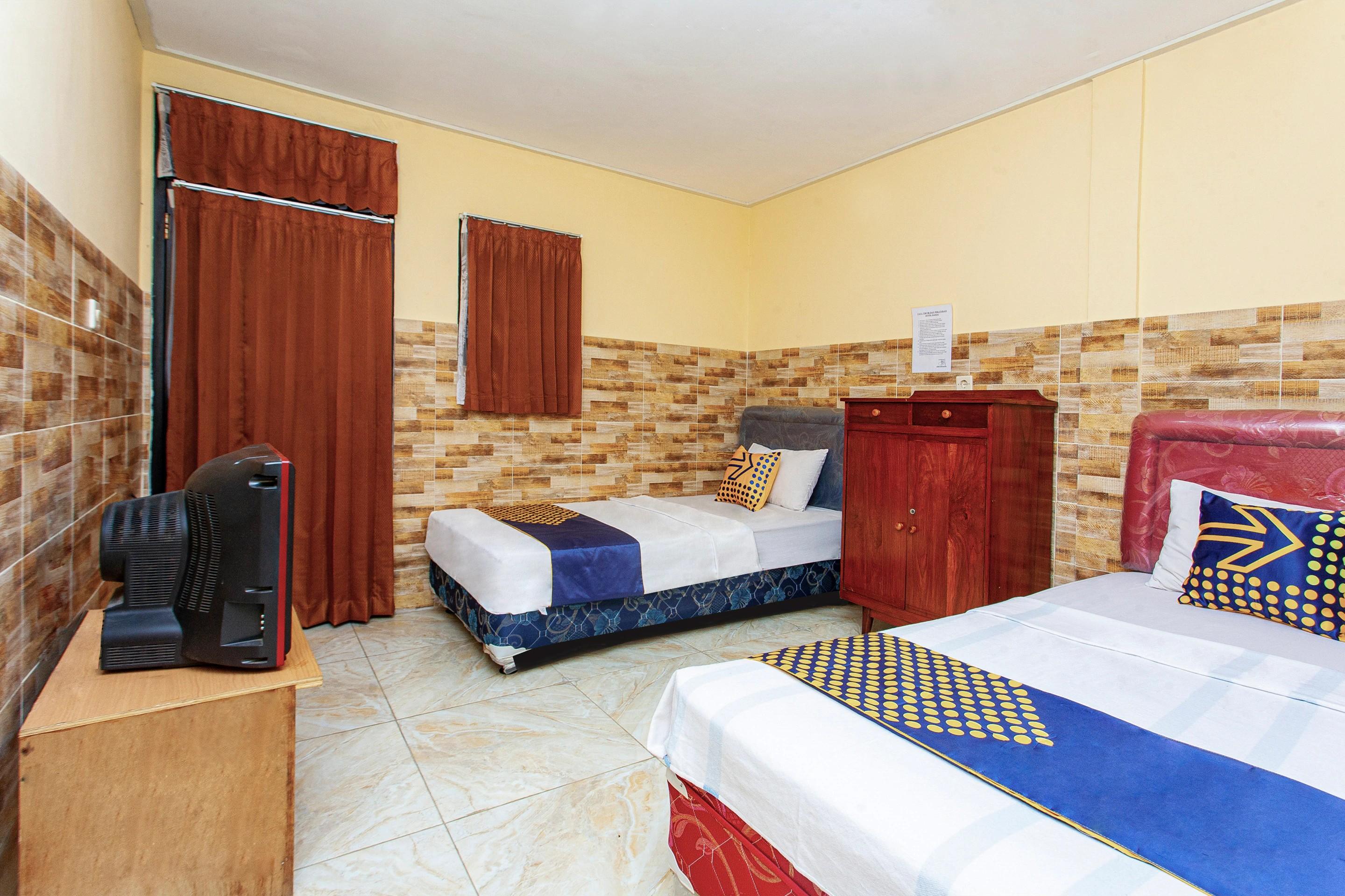 The Paragon Hotel Cilacap Redpartner Exterior photo