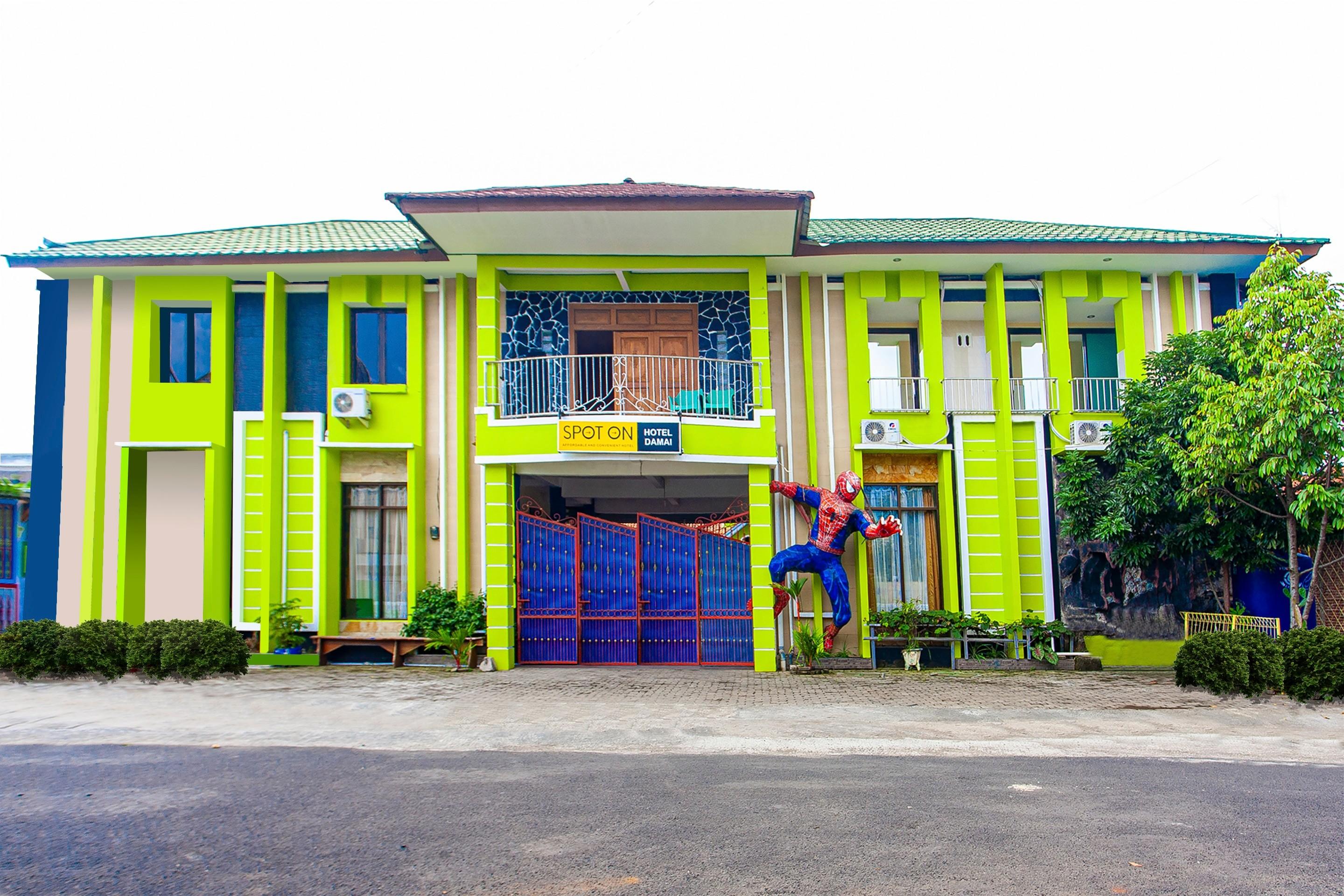The Paragon Hotel Cilacap Redpartner Exterior photo