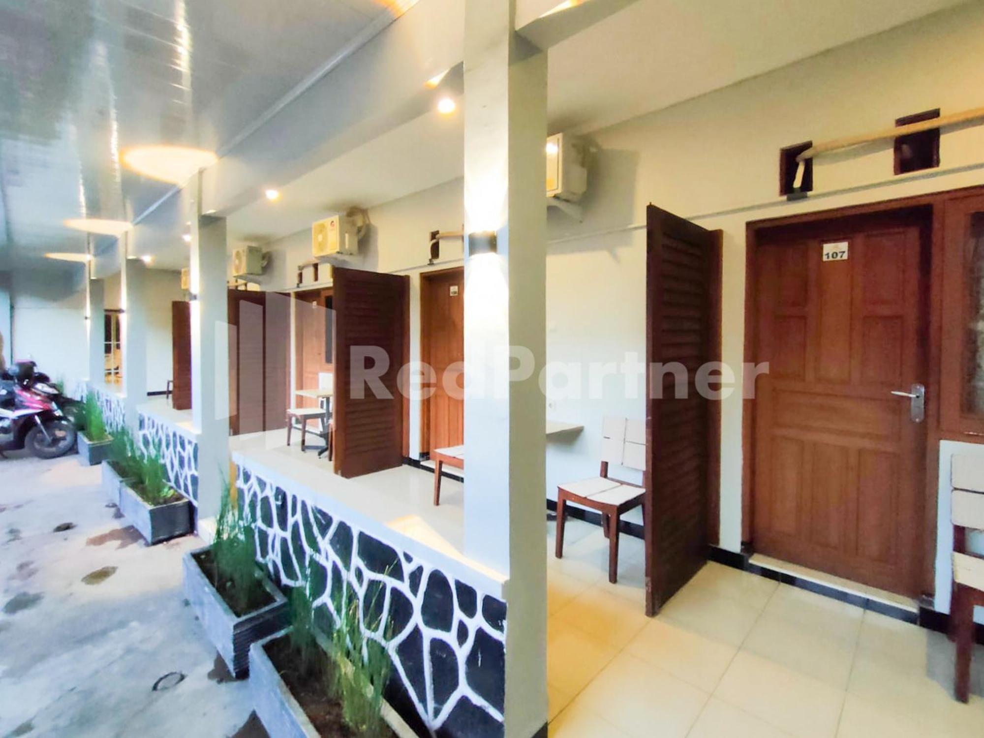The Paragon Hotel Cilacap Redpartner Exterior photo